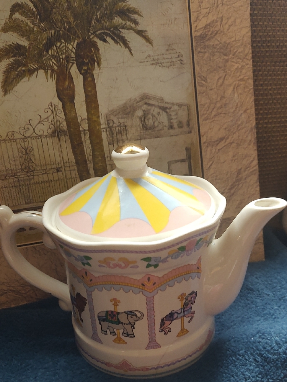 Carousel Animal Teapot - Pastel Yellow, Pink & Blue - Picture 2 of 8
